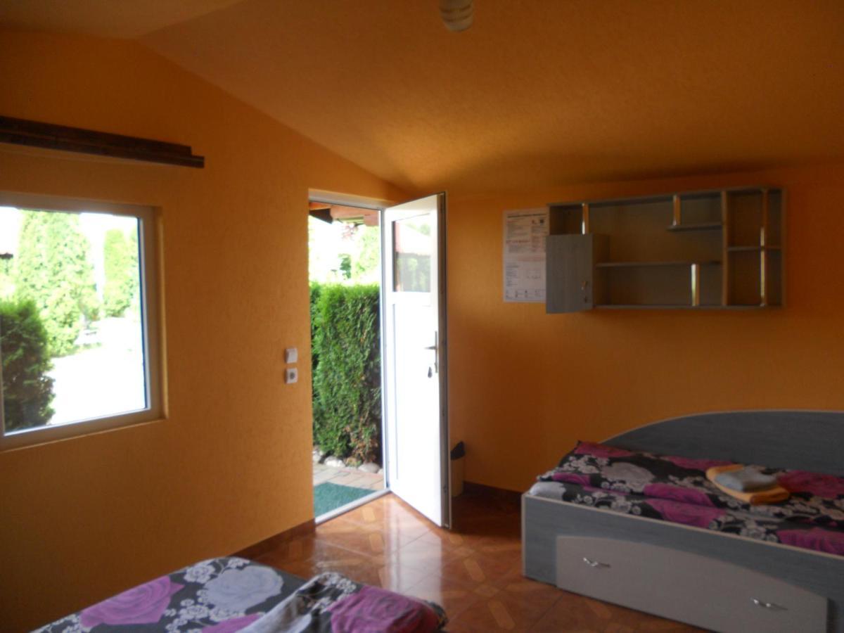 Pension, Camping & Biker Station Zur Deutschen Eiche Ciocanesti Exterior foto