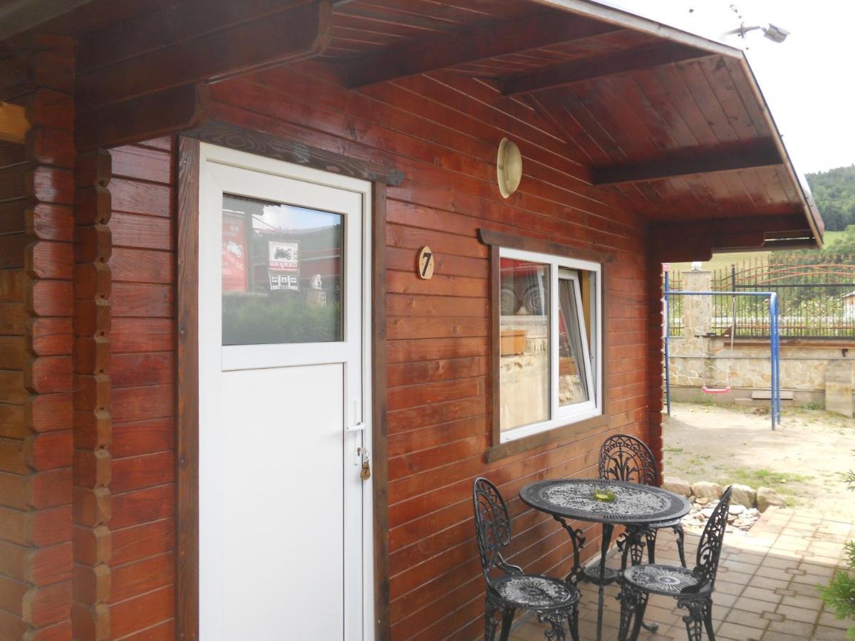 Pension, Camping & Biker Station Zur Deutschen Eiche Ciocanesti Exterior foto